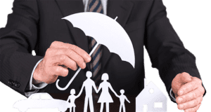 tronc d'homme en complet avec parapluie et famille pour footers de Magnolia gestion assurance vie en ligne